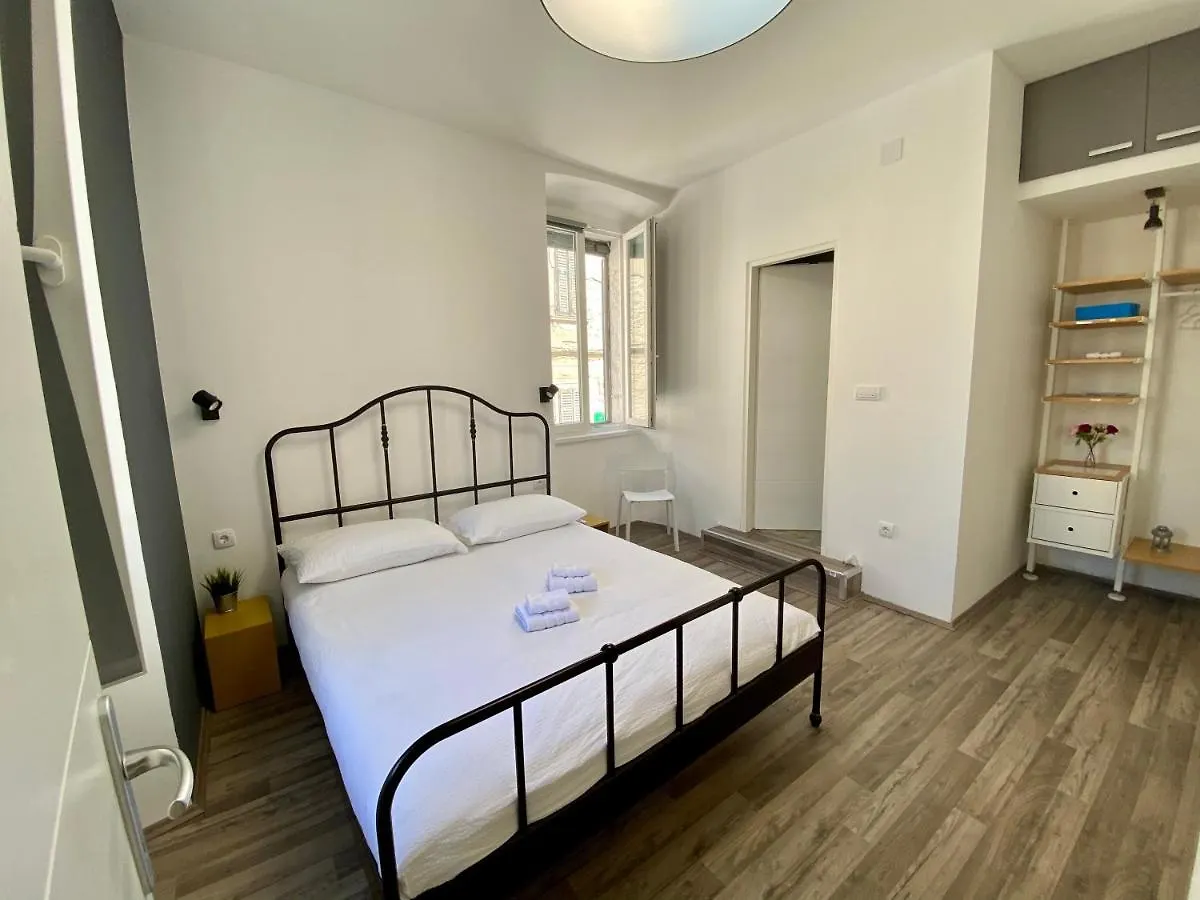 Apartments Flanaticus Pula