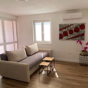 https://apartments-junior.hotelinzadar.com