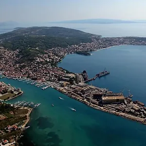 apartments-vukman-trogir.hotels-in-trogir.com/