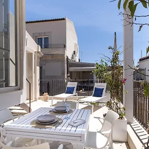 https://palazzo-amalfitania-by-dimore-in-sicily.sicilyhotelsitaly.net
