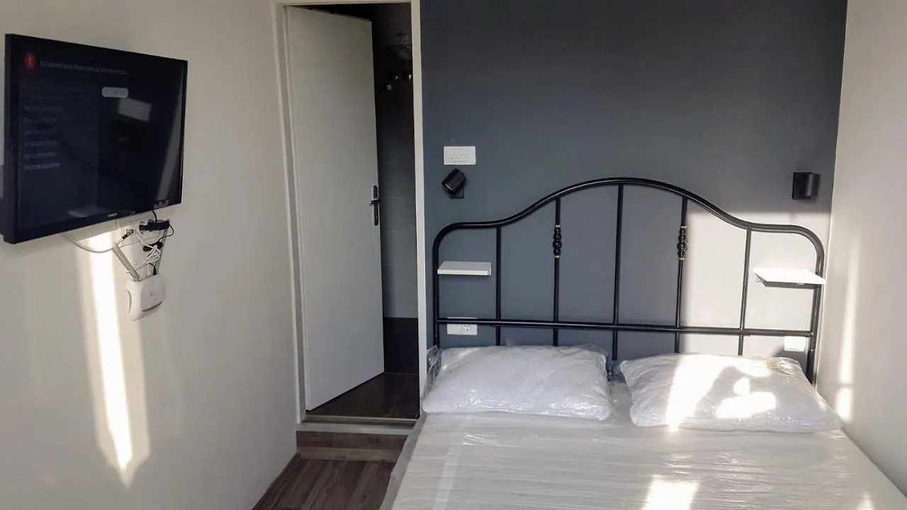 Apartments Flanaticus Pula 0*,  Hırvatistan