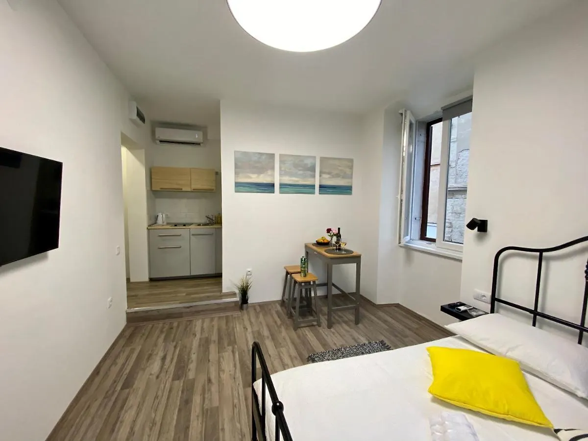 Apartments Flanaticus Pula Hırvatistan